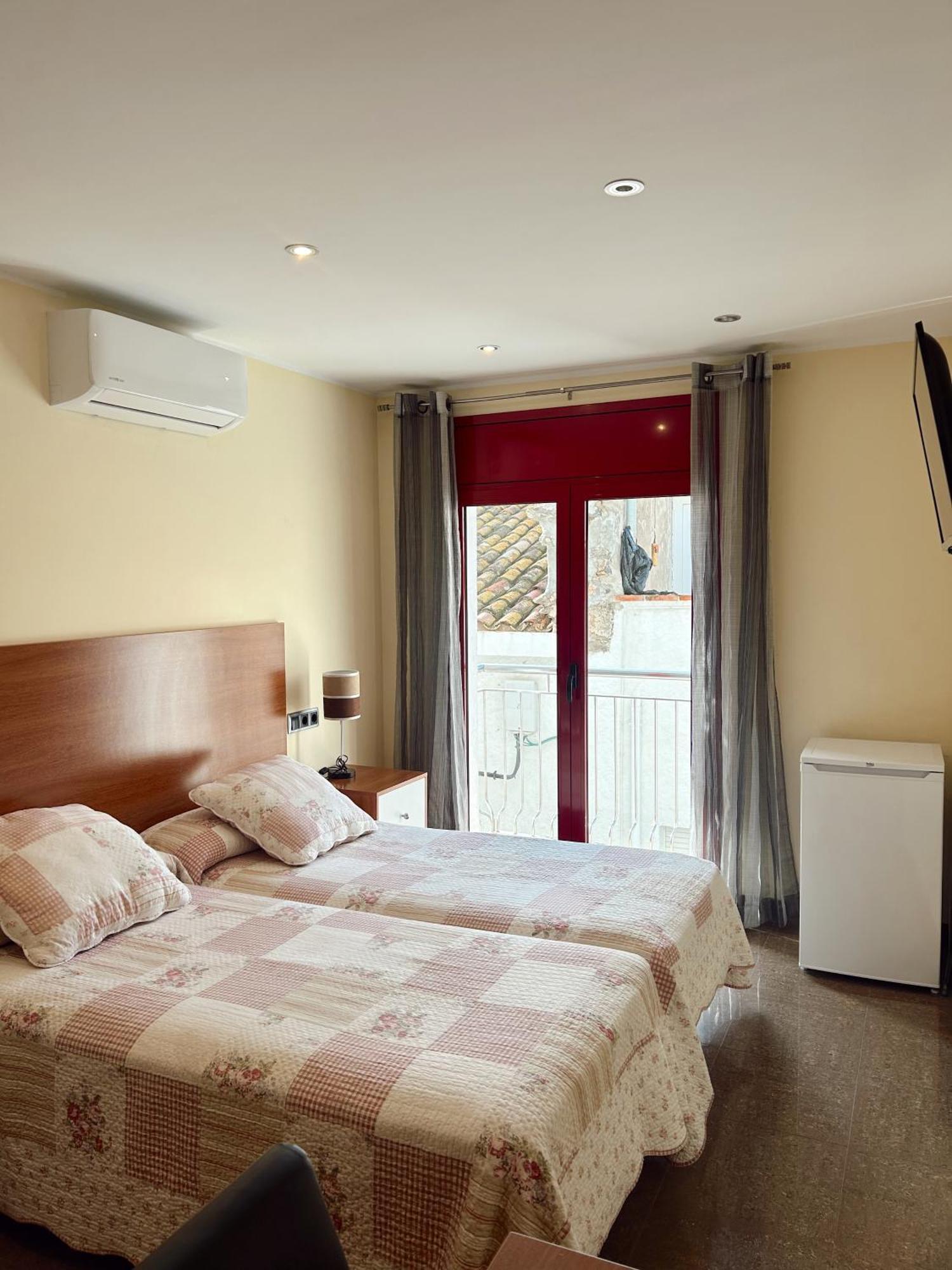 Hostal La Tina El Port De La Selva Luaran gambar