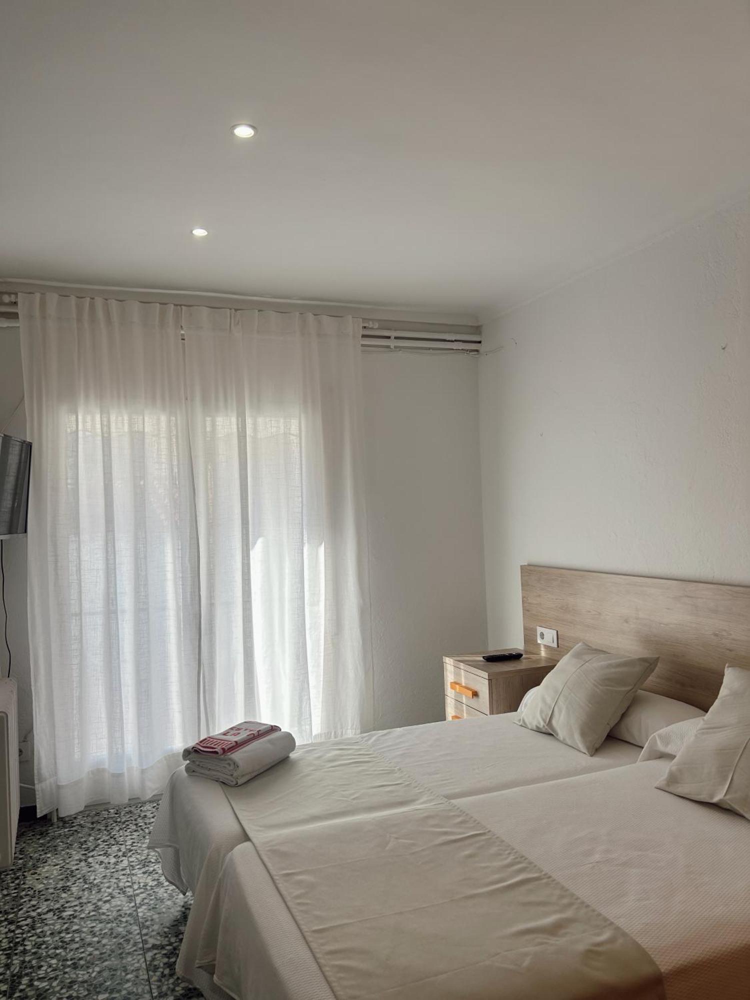 Hostal La Tina El Port De La Selva Luaran gambar
